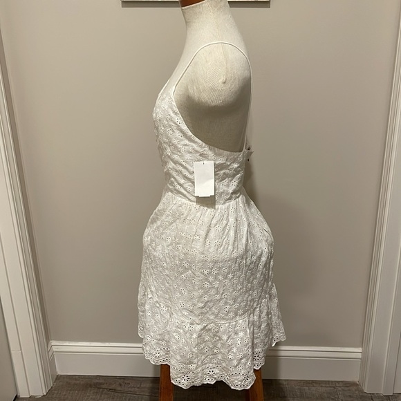 NWT!! Alice + Olivia - Fae Eyelet Sleeveless Minidress - White - Size 6 - Picture 10 of 12